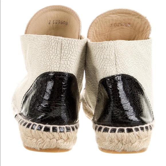 Interlocking CC Logo Leather Chanel Espadrilles - Picture 3 of 4